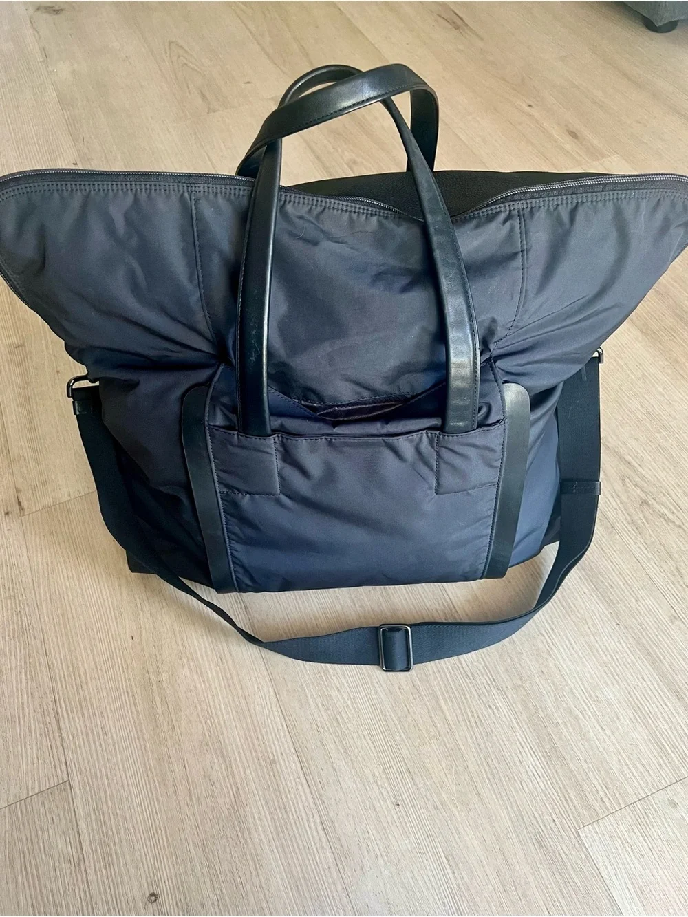 Tumi authentic hayden